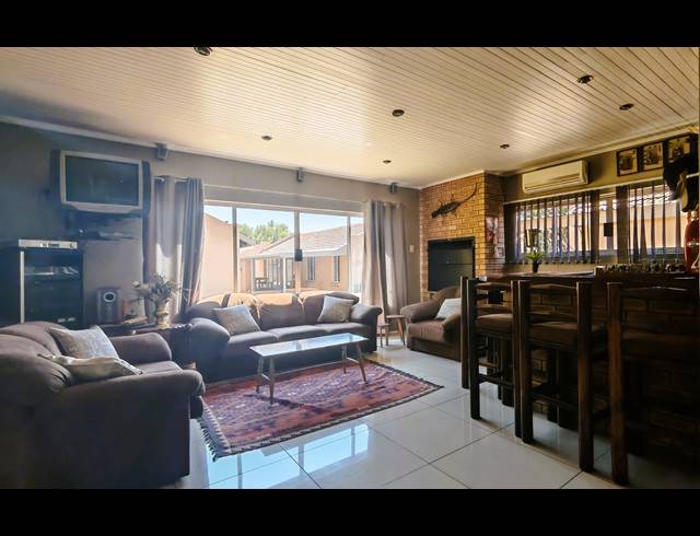 3 BEDROOM HOUSE FOR SALE IN RIVERSIDE BEACH CLUB